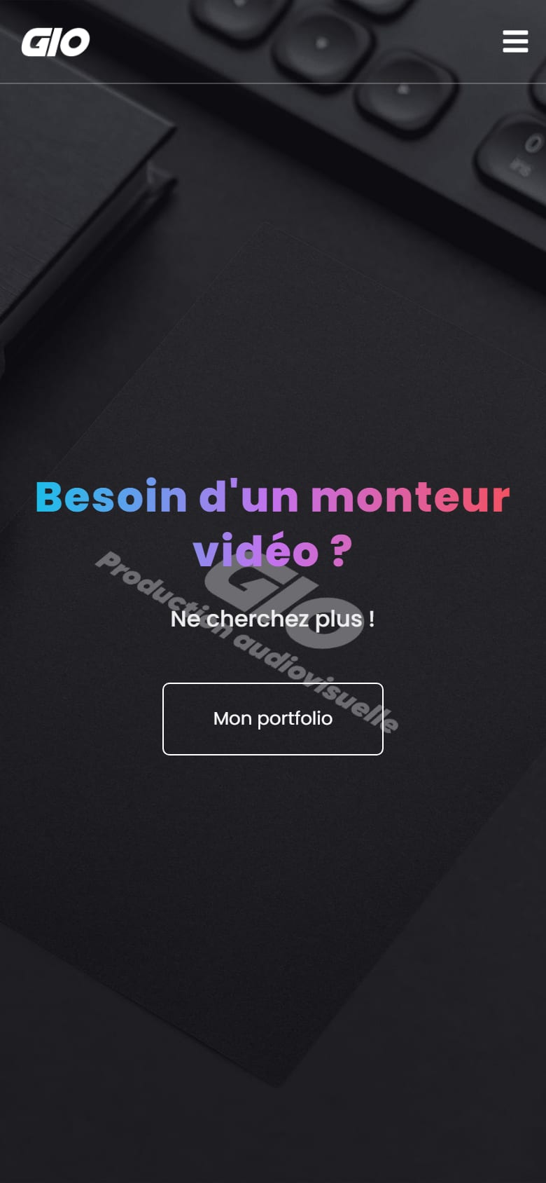 Accueil de Gio Prod sur téléphone, avec le bouton « Mon portfolio ».