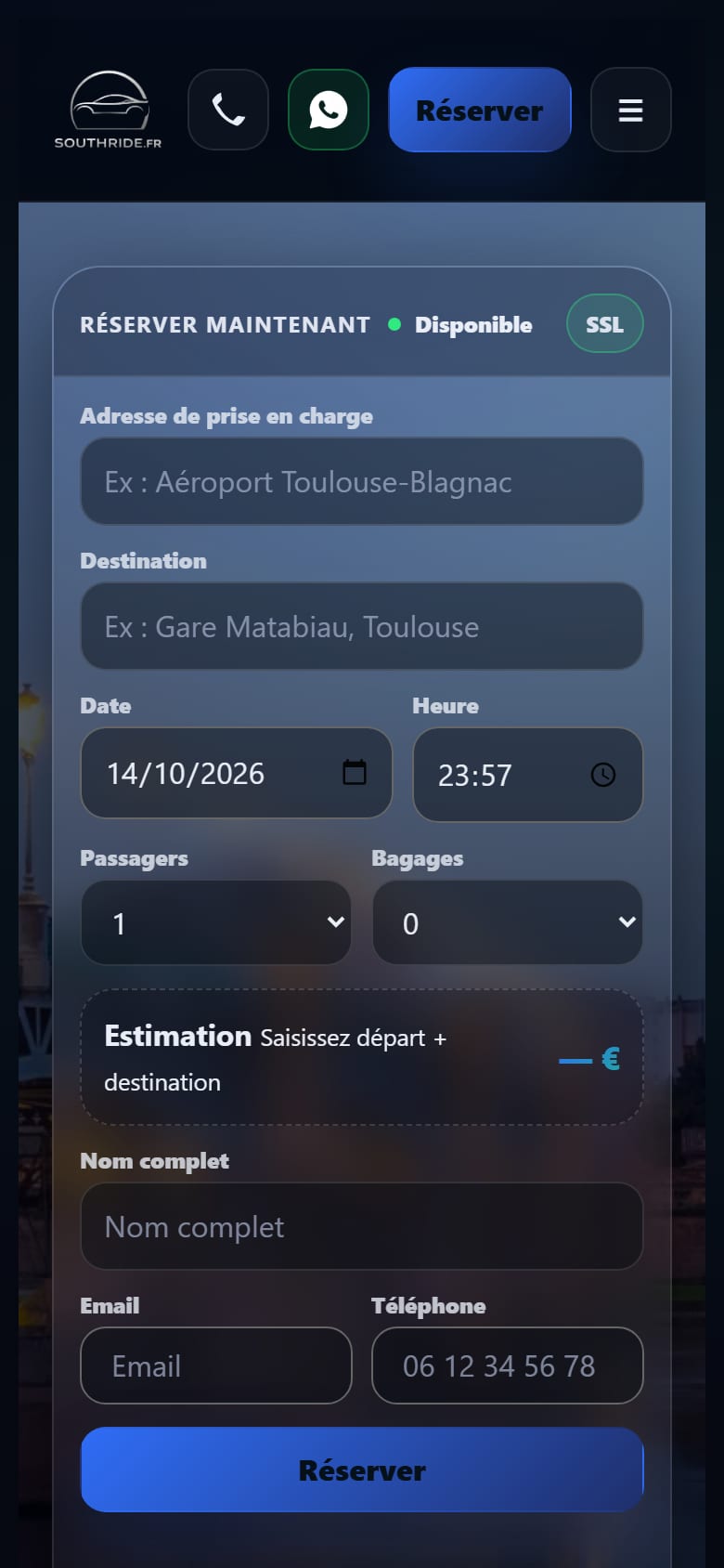 Accueil de South Ride sur téléphone : les boutons d'appel, WhatsApp et réservation, puis le formulaire.